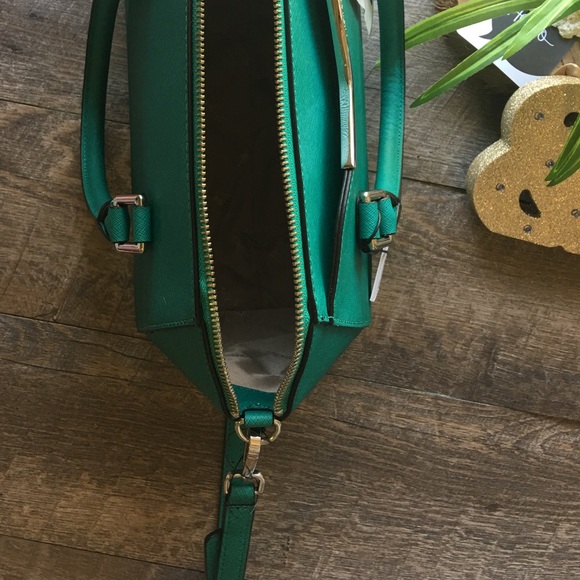 CALVIN KLEIN TURQUOISE PURSE - Picture 3 of 8